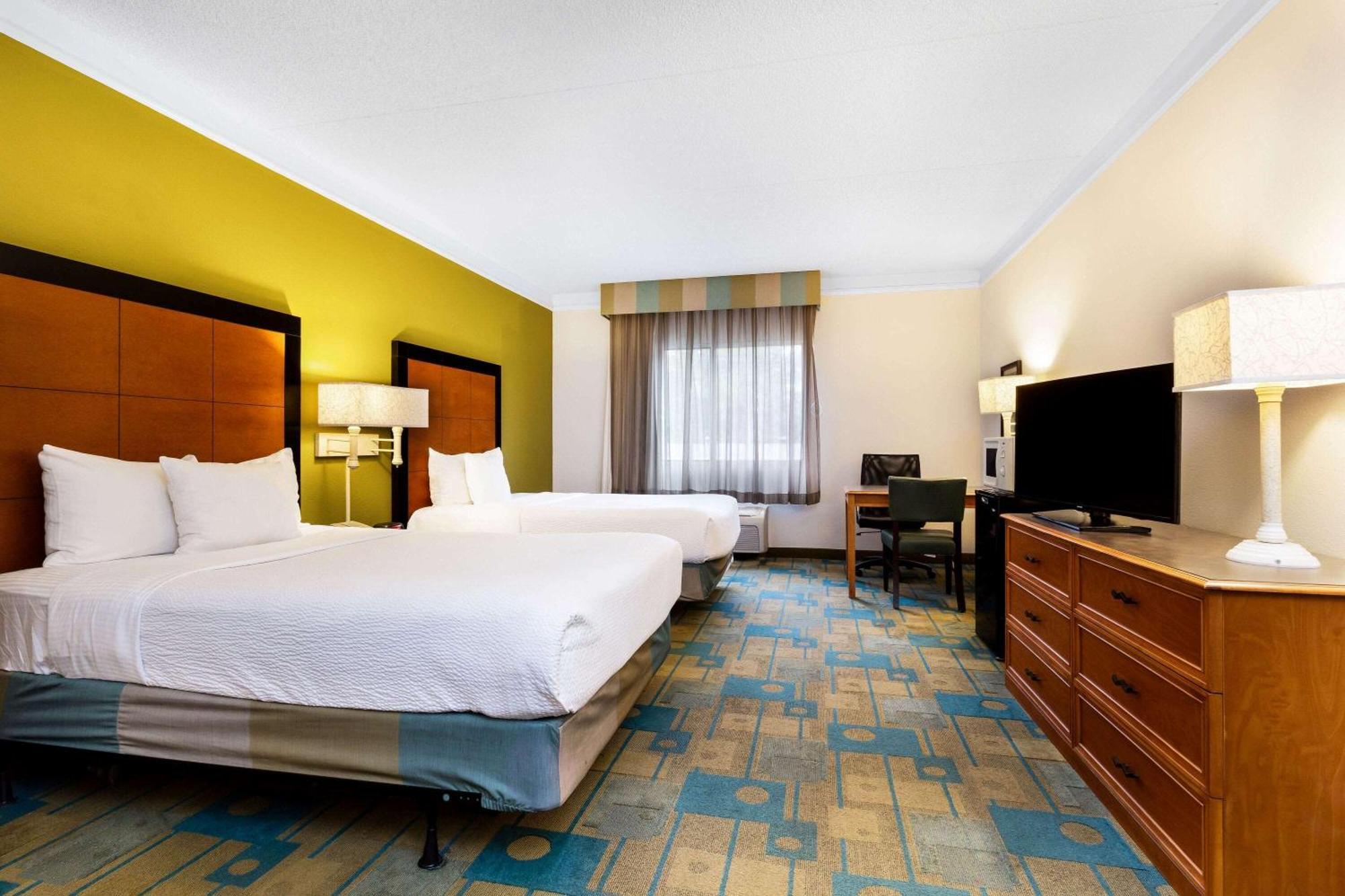Deluxe Double Room with Two Double Beds,1276511788:JPEG